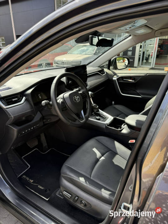 Toyota RAV4 V 2018 2487cm3 sprzedam