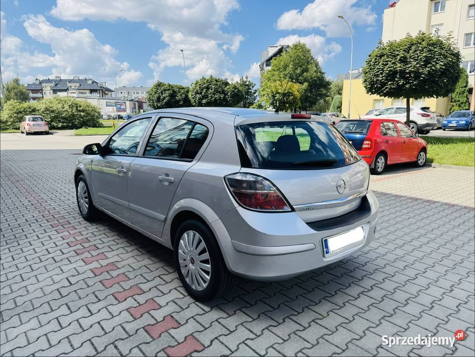 Opel Astra H 16 105 zadbane wnętrze brak korozji Mielec sprzedam