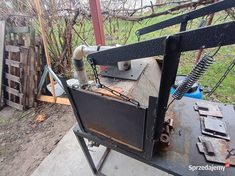 Piec gazowy kowalski szamotowy kuźniczy kuźnia Stara Dąbrowa