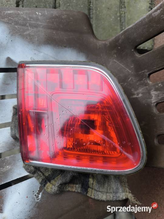 Tylnia lewa Lampa toyota Avensis t27 sprzedam