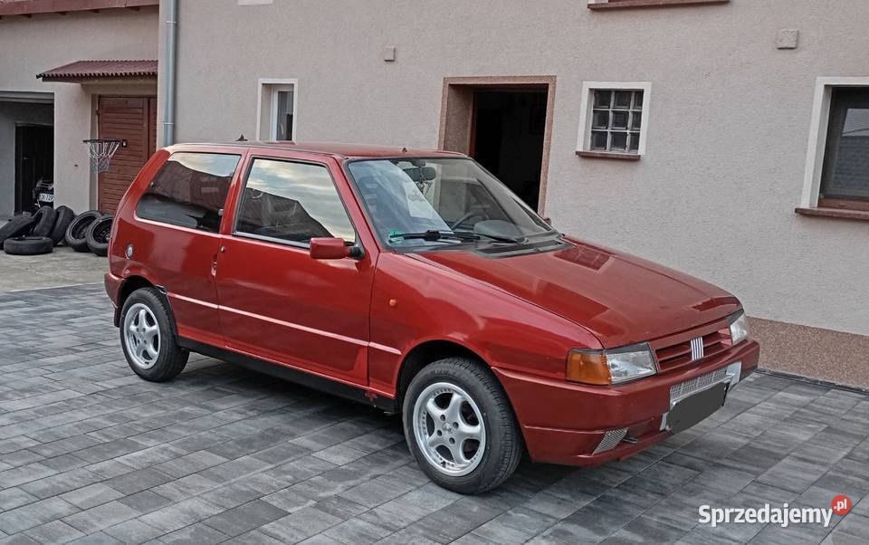 Fiat Uno nieuszkodzony