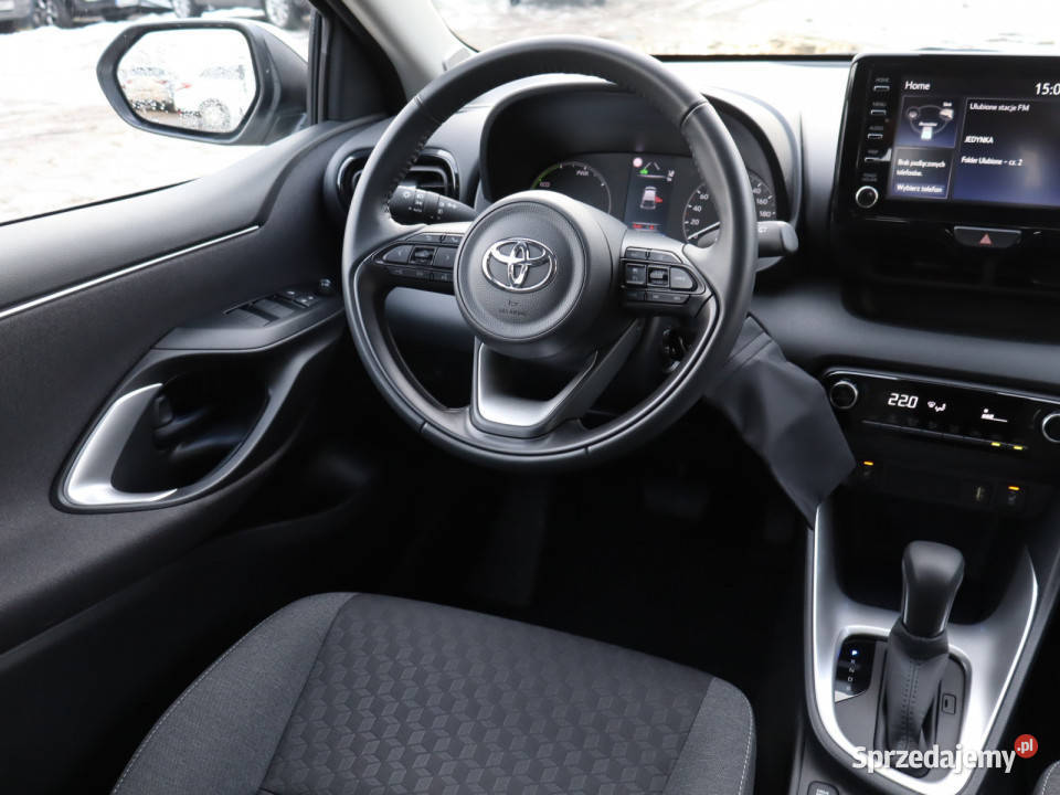 Toyota Yaris 15 VVTi Hybrid srebrny Katowice