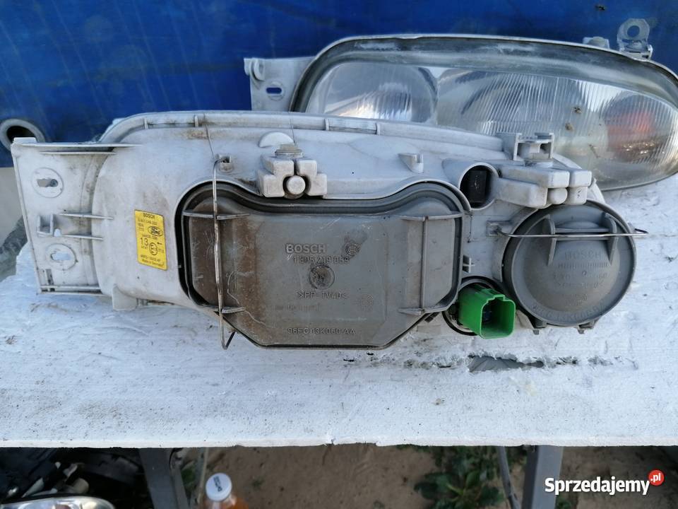 Lampy Przód Ford Courier Wisznice sprzedam