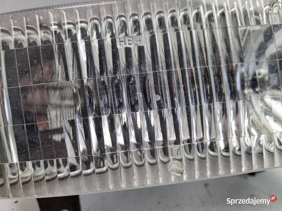 LAMPA PRAWA Chevrolet Van G20 PRZEDNIA prawy Rudka