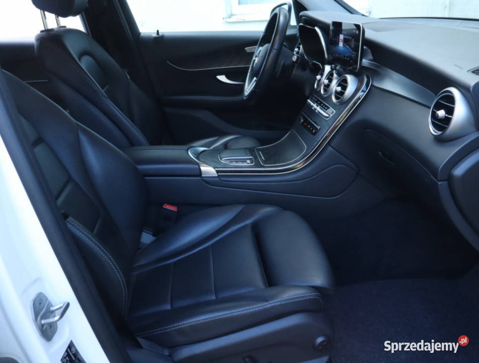 Mercedes GLC GLC 200 d Rok produkcji 2021 Piaseczno