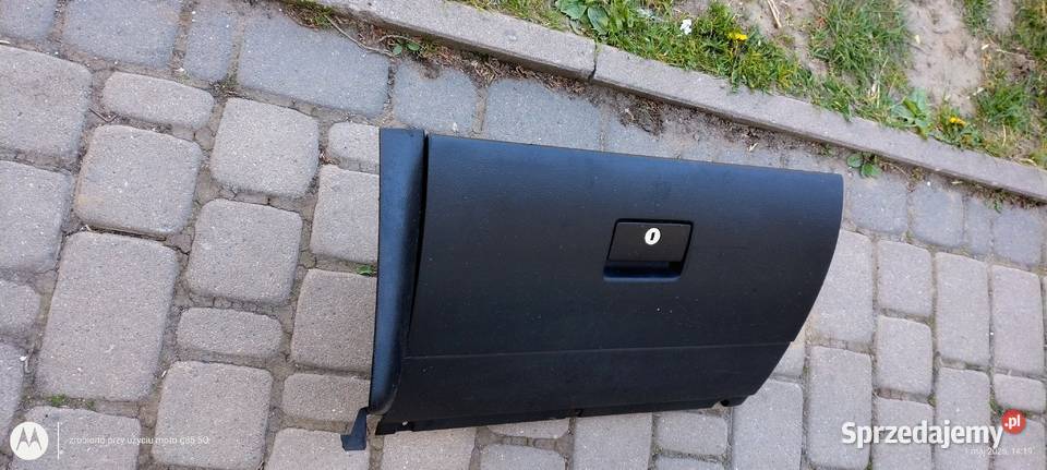 Schowek strona pasażera Golf 4 1J