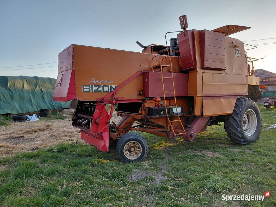 Kombajn bizon z056 remoncie silnik