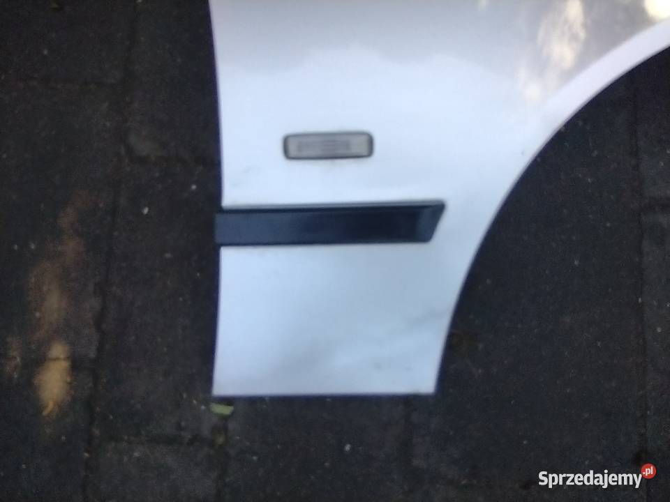 Błotnik prawy przedni BMW e 39 bez rdzy oryginał Częstochowa