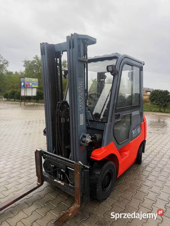 wózek widłowy TOYOTA 7FGF18 LPG 1800 Triplex gaz Działoszyn sprzedam