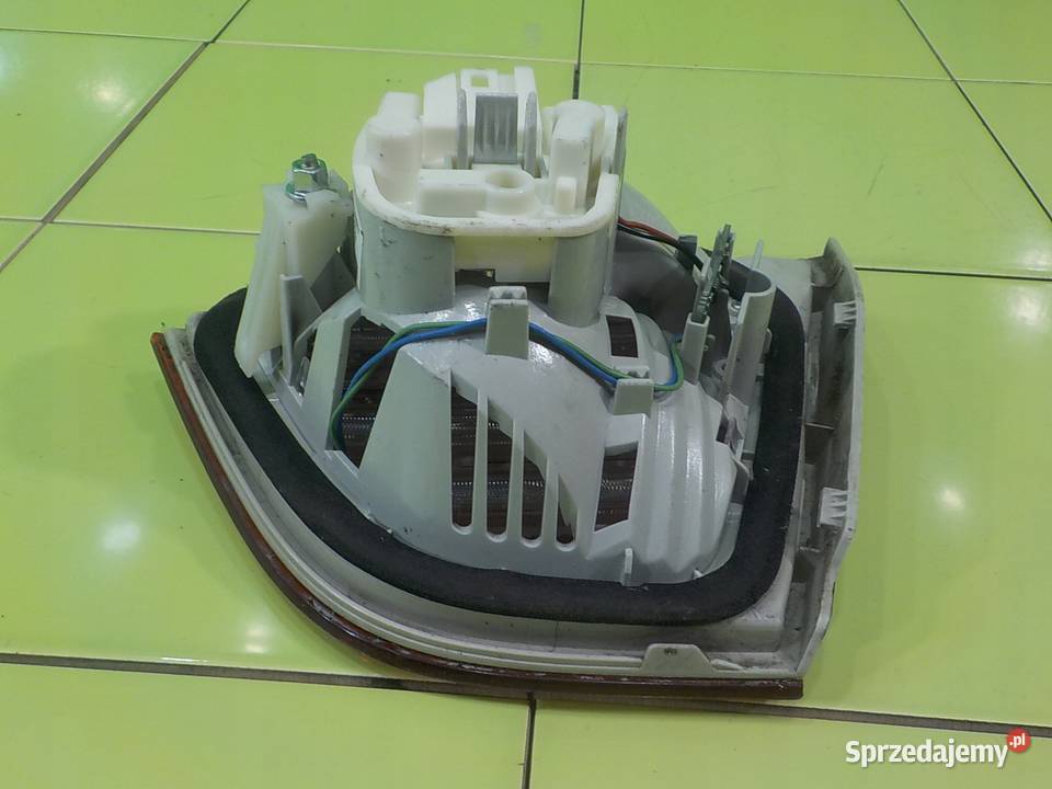 BMW 3 E90 LIFT 20 D 11r SEDAN 4D lampa lewa tyl Części samochodowe Suków