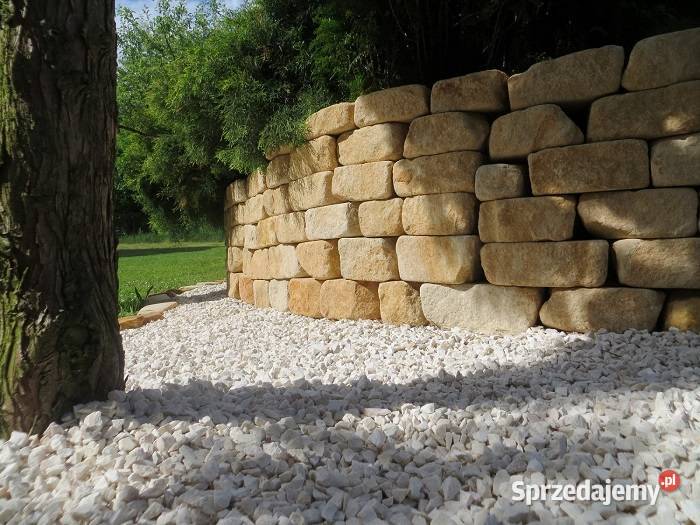 Kamień ogrodowy do ogrodu murowy na murek cegła
