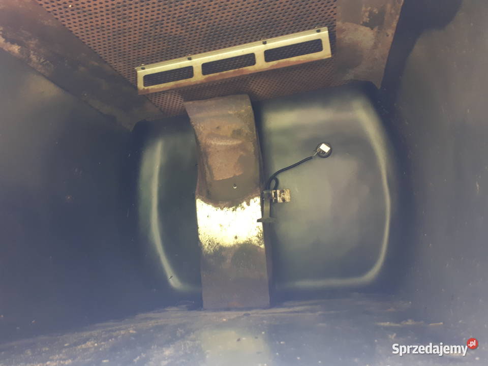 Samojezdna kosiarka zbierająca z wysokim wysypem Głogoczów