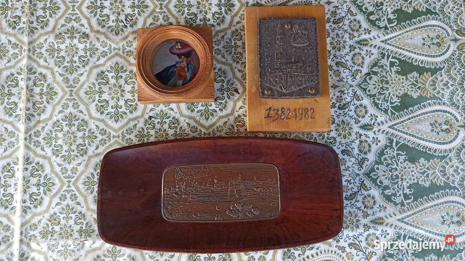 Obrazki ścienne drewniane na drewnie rzeźby