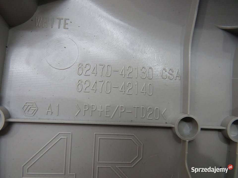 OSŁONA SŁUPKA PRAWY TYŁ TOYOTA RAV 4 IV sprzedam