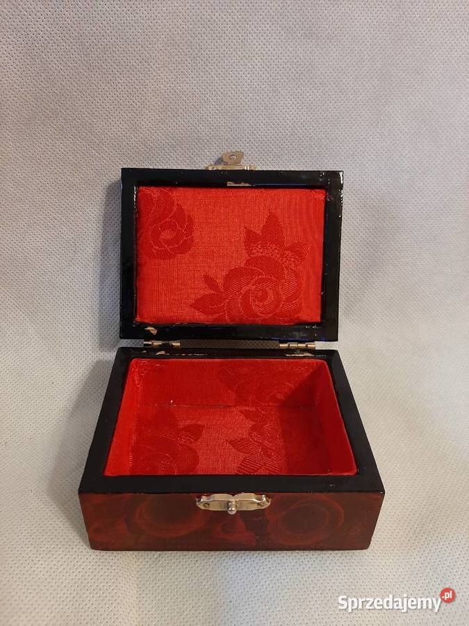 Japońska szkatułkapuzderko bogato zdobiona słomą Inowrocław sprzedam