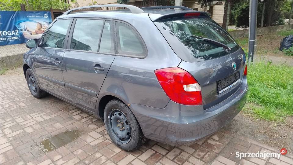 Skoda Fabia kombi 2011 12 benzyna bez korozji z ASR (kontrola trakcji) Warszawa