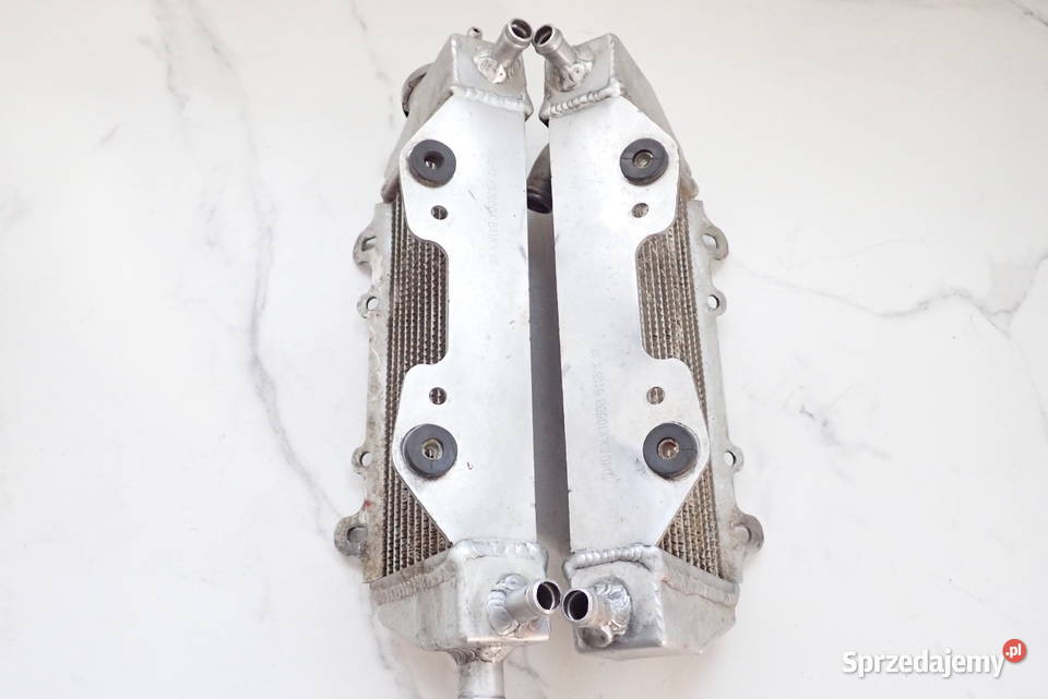 Dwie Chłodnice Wzmacniane Chłodnica Kratki