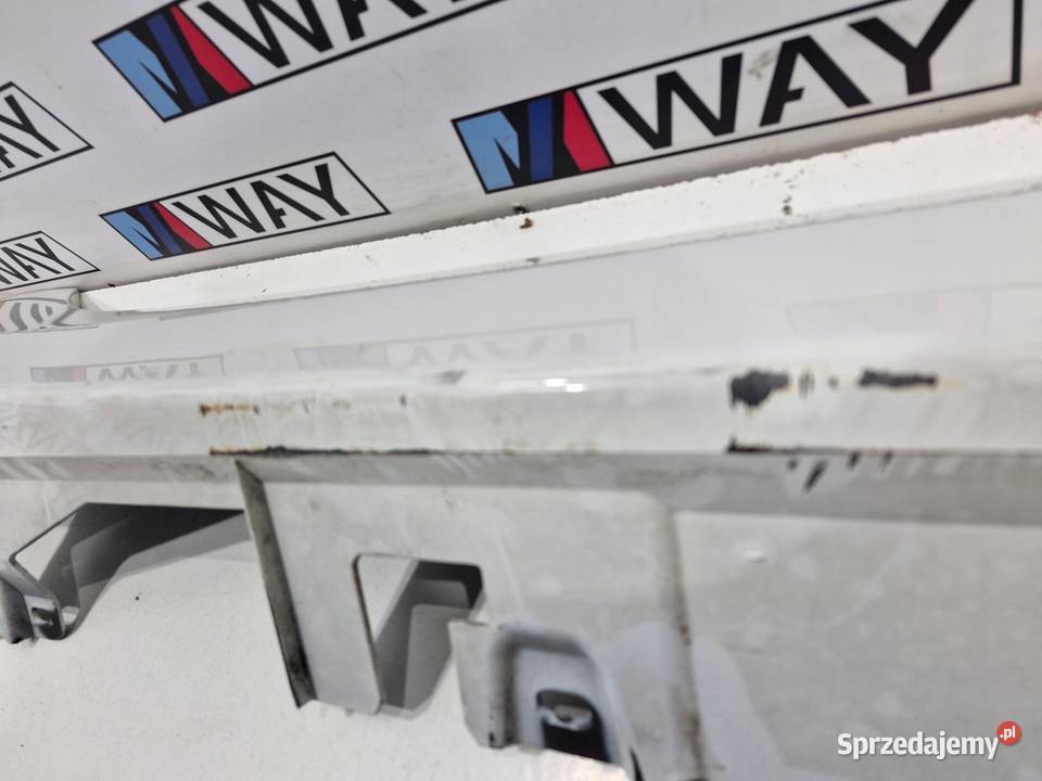 BMW 1 F40 LISTWA PROGOWA PRAWA PRÓG PRAWY KOLOR Listwy i nakładki dolnośląskie