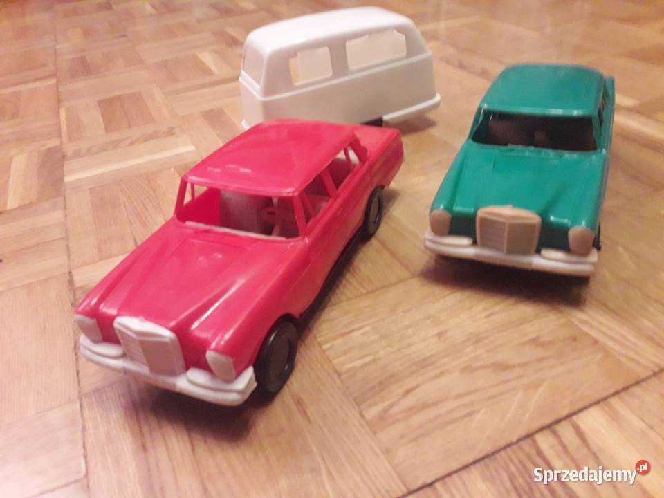 Mercedes W111 z przyczepą Legendy PRL Kultowe Piotrków Trybunalski