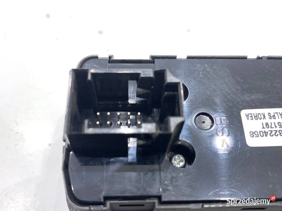 PRZEŁĄCZNIK SZYB OPEL VECTRA C 13224058 0209 osobowe podkarpackie