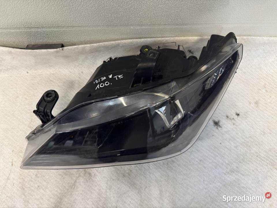 Lampa lewy przód Seat Ibiza IV 1217 śląskie
