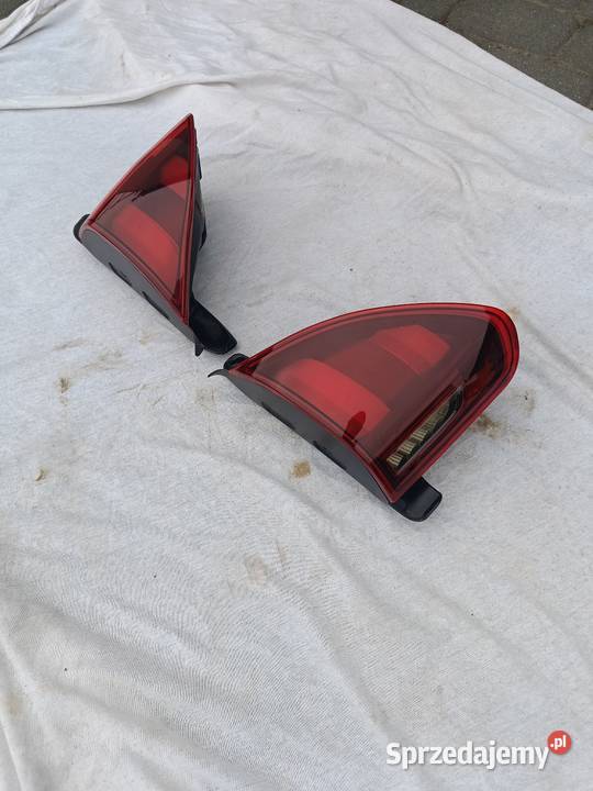 Kompletne lampy tylne do klapy Peugeot model