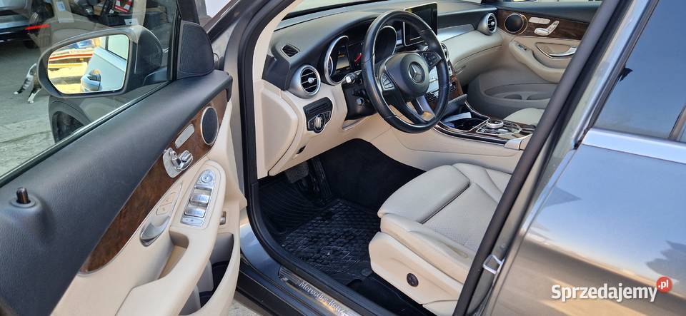 Mercedes glc 4matic 245 benzyna Grójec sprzedam