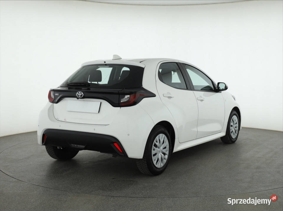 Toyota Yaris 15 VVTi pełny VAT