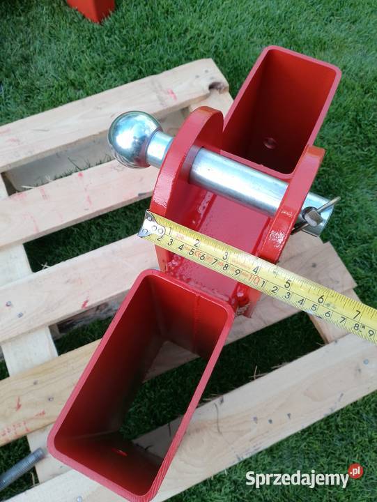 Uchwyt ze sworzniem kulowym do manewrowania