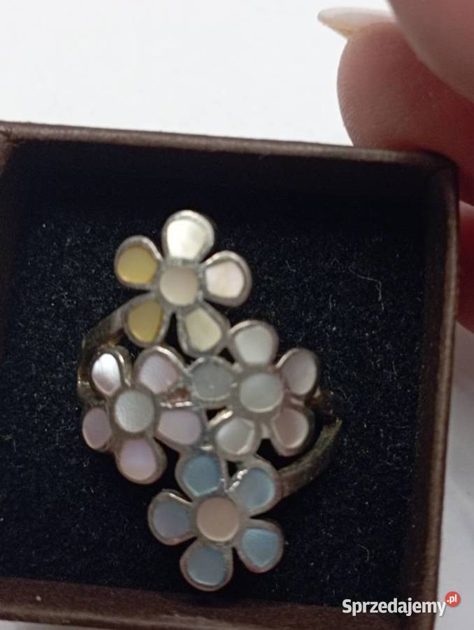 Pierścionek srebrny kwiatki Pierścionki mazowieckie Radom