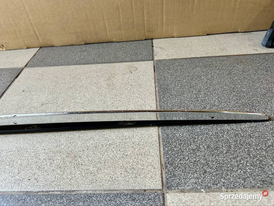 Listwa chrom klapy bagażnika Mercedes W126