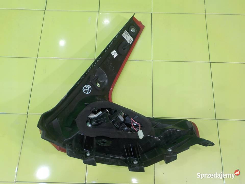 VOLVO V40 II LIFT RDESIGN 20 T2 18r HB 5D lampa Suków