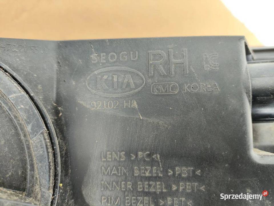 KIA STONIC 1722 LAMPA LED PRAWA PRZÓD