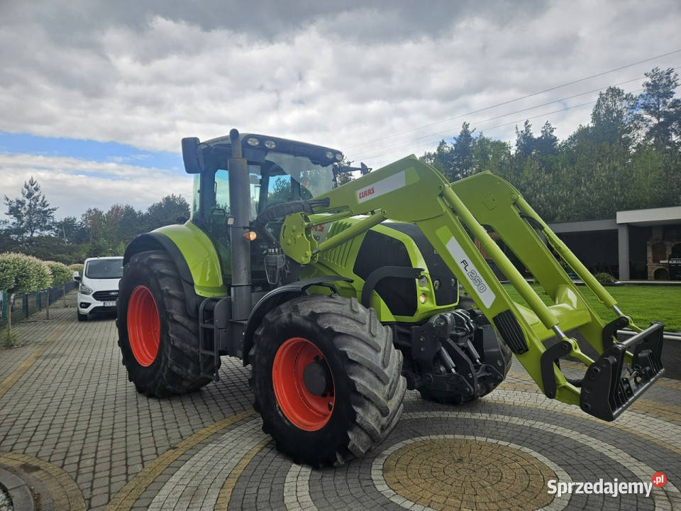 ciągniki Claas AXION 810 CMATIC AXION 810 CMATIC kujawsko-pomorskie Skępe