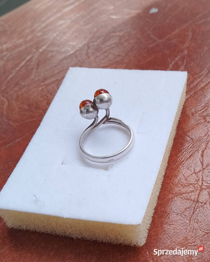 pierścionek srebrny z bursztynami Suwałki