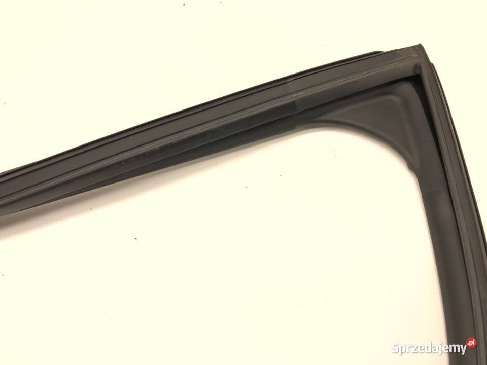 USZCZELKA SZYBY DRZWI PRZÓD PRAWA LEXUS LBX sprzedam