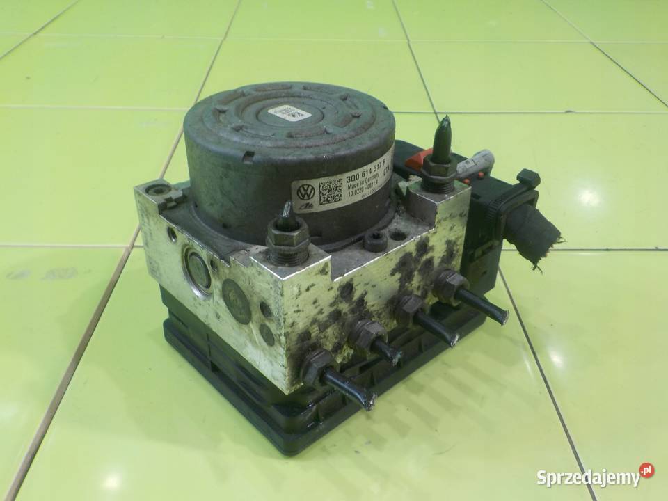 VW GOLF VII 14 TSI 15r 5D HB pompa ABS Suków sprzedam