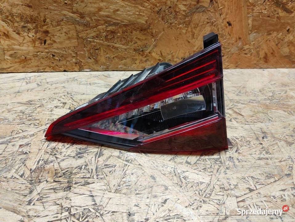 Lampa Prawy Tył w Klapę Skoda Superb III Kombi sprzedam