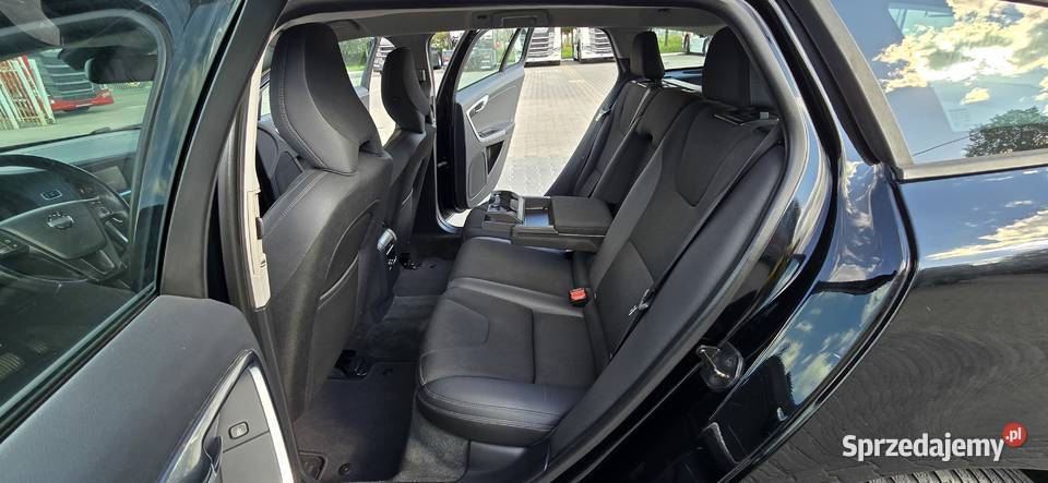 VOLVO V60 20D 160 NAVI BLUETOOTH USBAUX MOŻLIWA V60 Świdnik