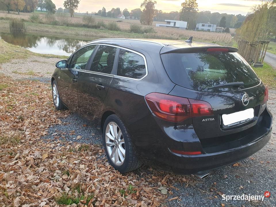 Opel Astra J benzyna 14 Turbo 140 2011 Gliwice
