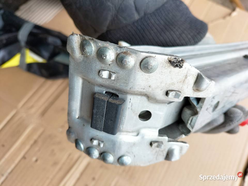 Lewarek podnośnik 8D0011031D Audi A4 B5 Pozostałe lubelskie Kamień-Kolonia