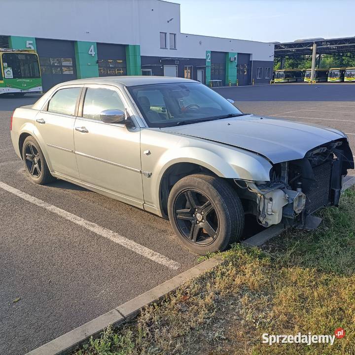 Chrysler 300 c 27 benzyna uszkodzony silnik Zielona Góra sprzedam