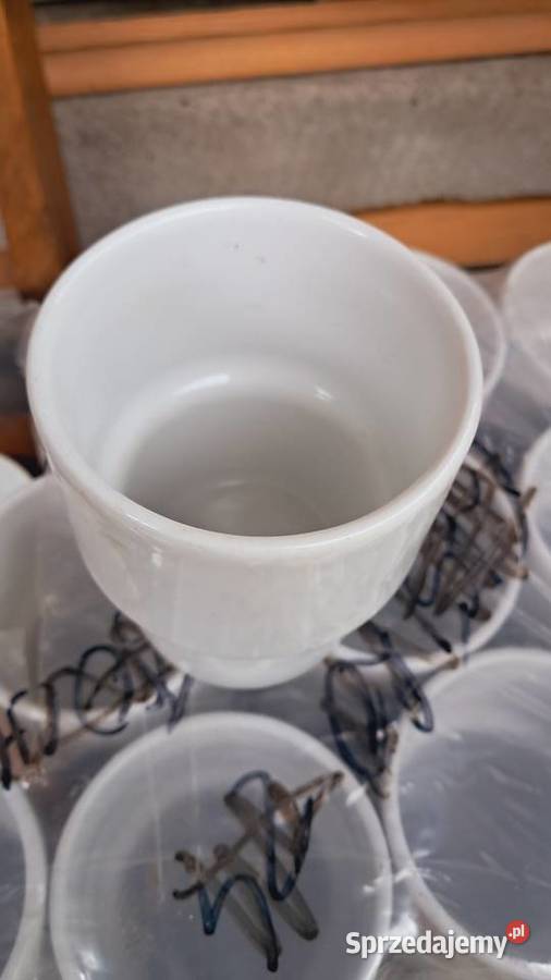 Karton Zestaw Kubków Białych Porcelanowych Świecie sprzedam