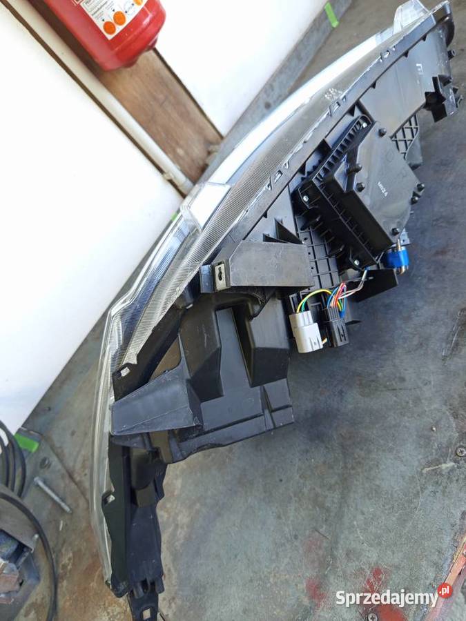 Reflektor prawy Mitsubishi eclipse cross osobowe Lampy przednie Rzeszów