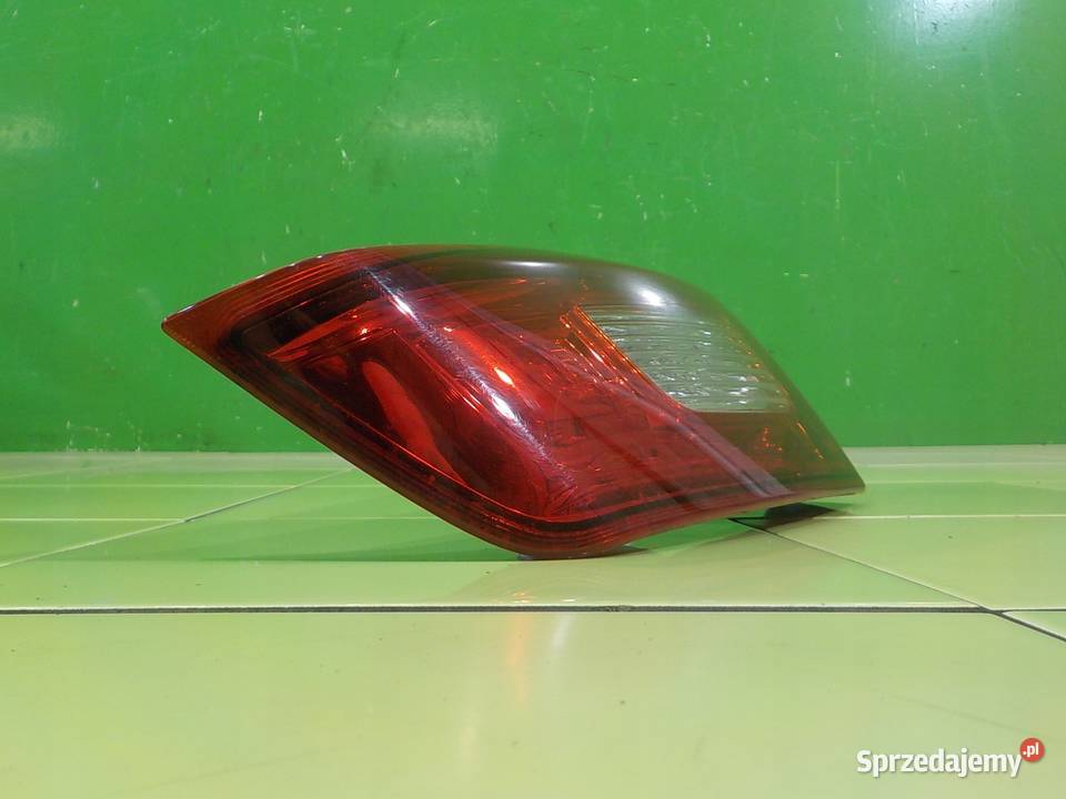 MITSUBISHI ASX I 18 B 10r 5D lampa prawa tyl w sprzedam