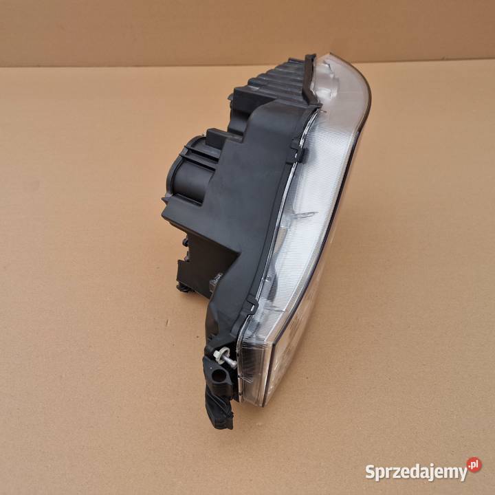 MERCEDES ACTROS MP4 LAMPA REFLEKTOR XENON LEWY ciężarowe Bieleń