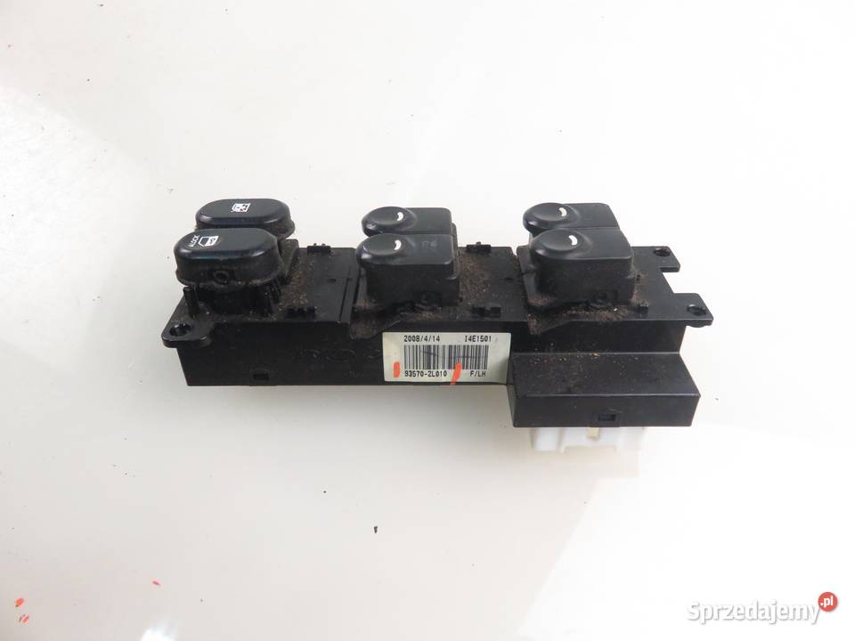 PANEL SZYB HYUNDAI i30 I CW 935702L010 osobowe