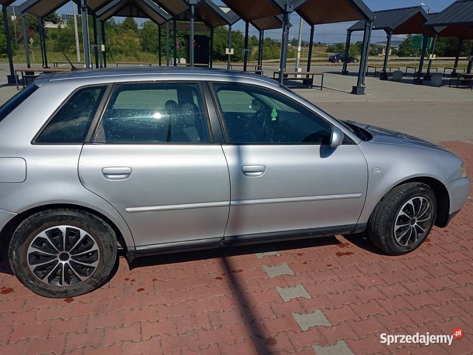 Audi a3 5Drzwi 16bgaz ładne zadbane A3 świętokrzyskie Kielce