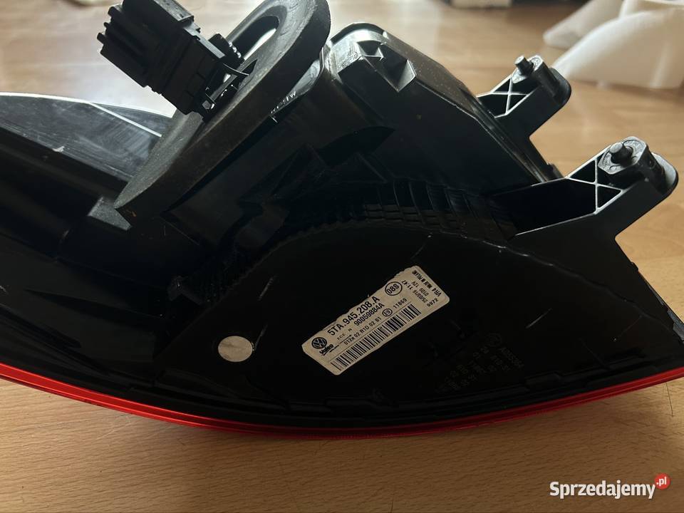 Lampa tylna prawa LED VW Touran 5TA 20152016 Glinica