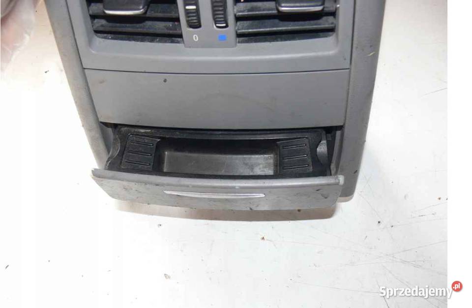 OBUDOWA RAMKA TYLNEGO TUNELU 7118049 BMW E90 E91 osobowe Kratki nawiewu Wielkie Drogi